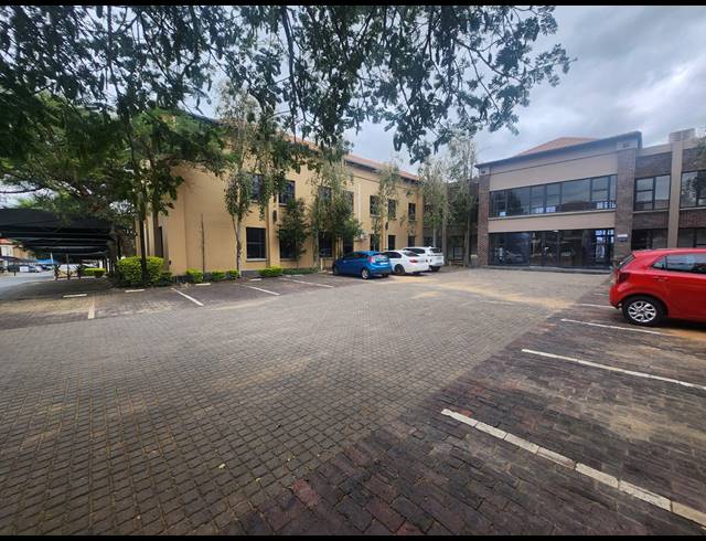 601M² OFFICE TO LET IN NOORDWYK